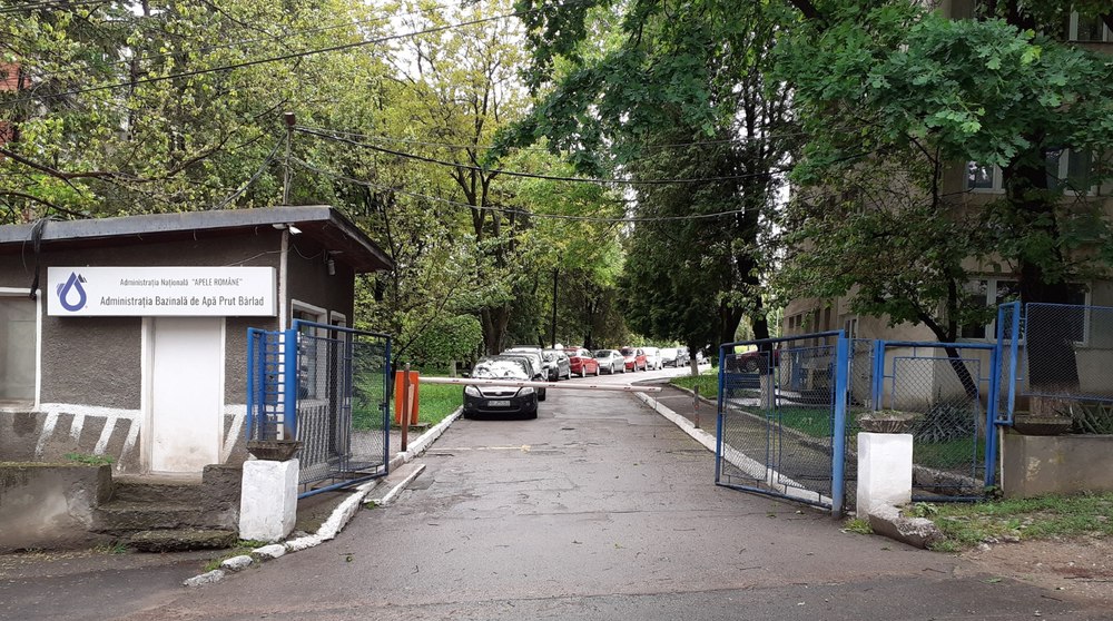 Halucinant! „Spor de presiune pe părțile moi ale corpului”, la Apele Române. Director: „Sunteți amuzantă”