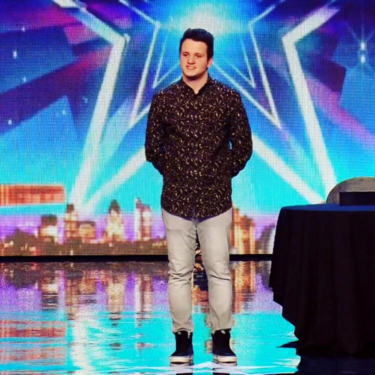 Flavian Glonţ consideră că şi-a atins scopul, chiar dacă nu a ajuns în semifinalele live ale show-ului britanic, FOTO Arhivă personală Flavian Glonţ/ Facebook