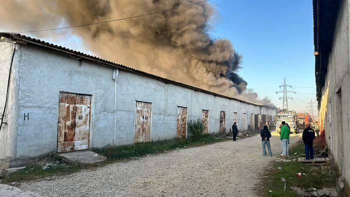 Scena de la incendiul de la depozit