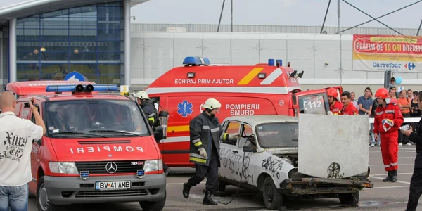 Pompierii merg la intervenţii cu maşini uzate Foto: arhivă ADS 