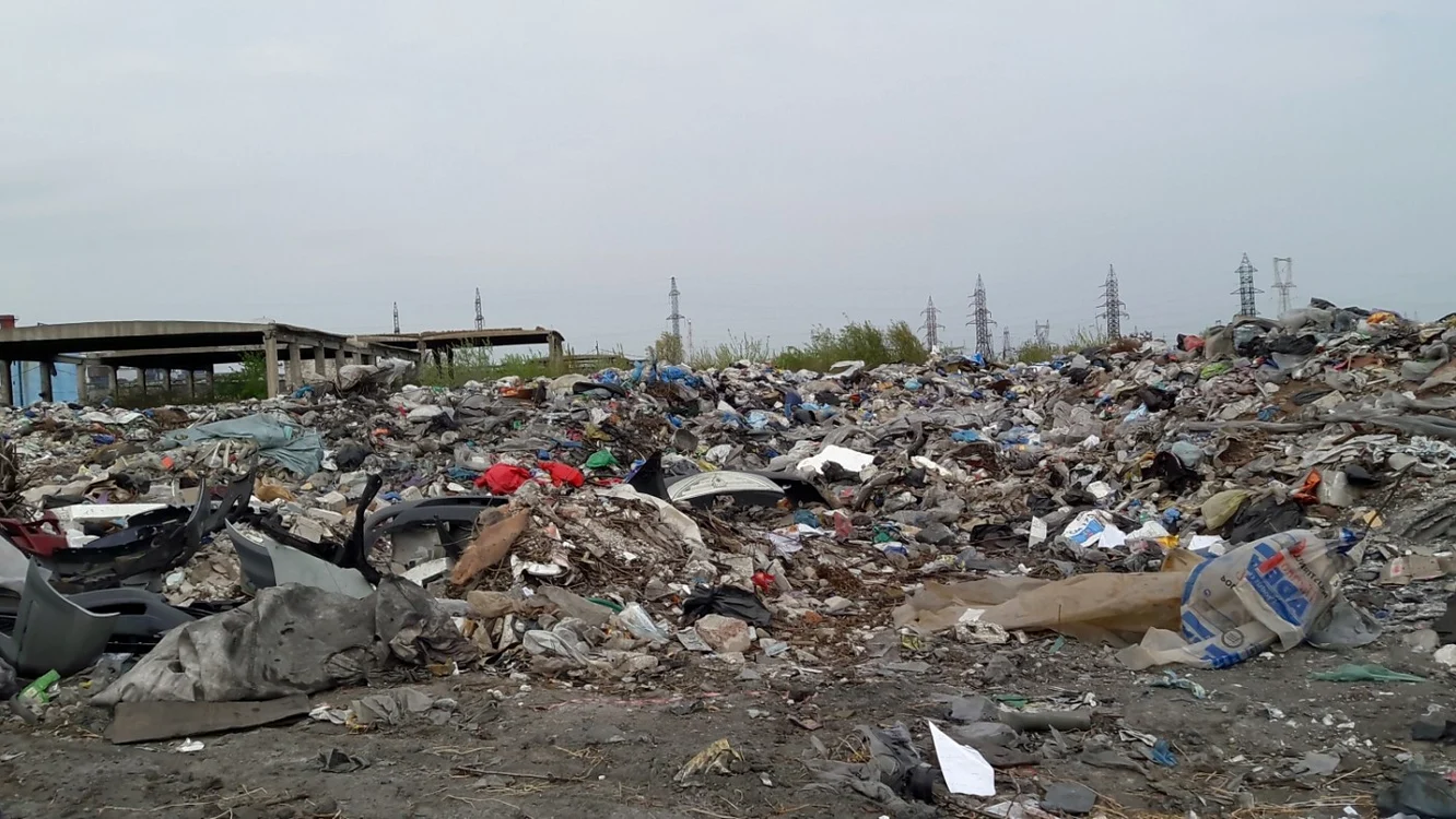 groapa de gunoi abandonata slatina