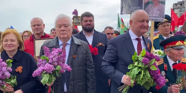 DODON Panglica bicolora FOTO TV8 md png