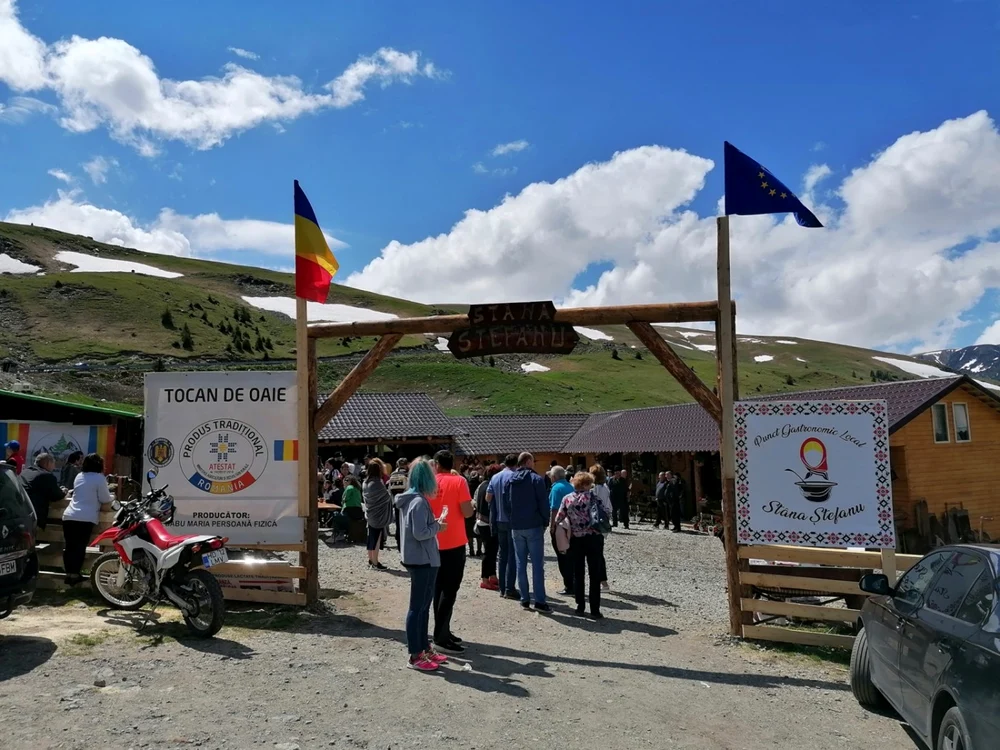 Stâna Ştefanu şi-a redeschis porţile                                                             Foto: facebook.com/turistprinro