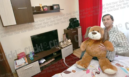 O pictură cu nudul  Danielei tronează pe  peretele din living (Fotografii: Sever Gheorghe) jpeg