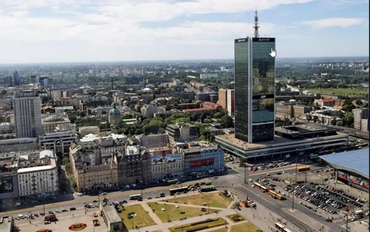 „Schimbarea la faţă" a Polonie, vizibilă chiar în inima capitalei.