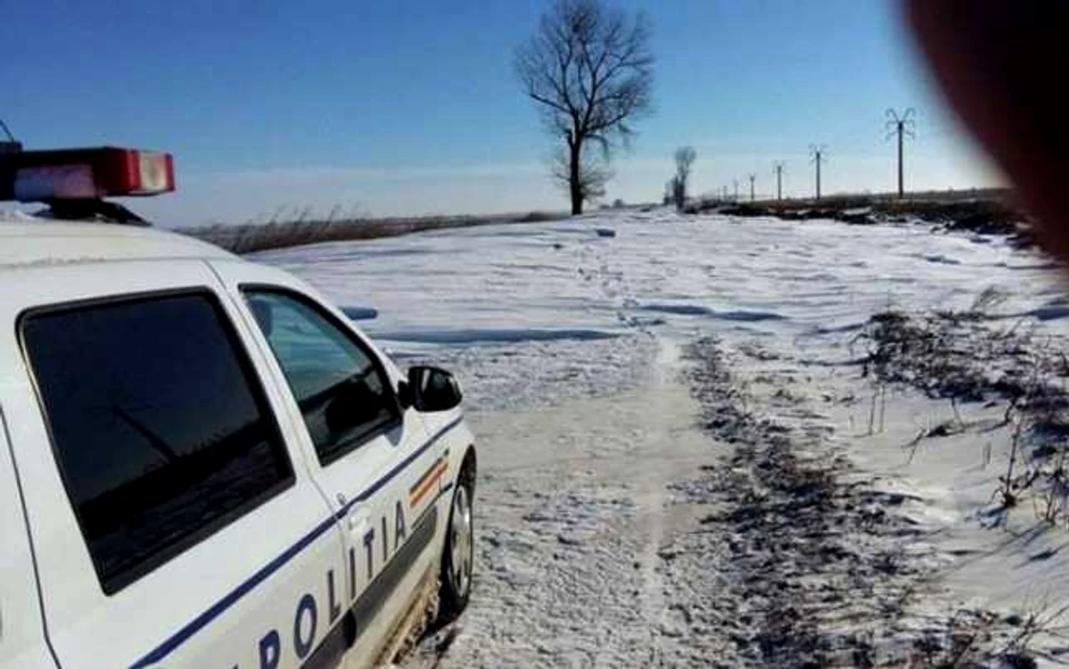 Fotografia din care reiese că încă mai erau drumuri unde nu ajunseseră utilaje  FOTO Obiectiv - Vocea Brailei