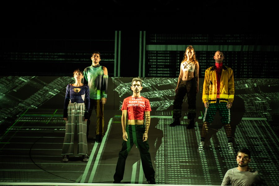 Dragoste în vremea „(R)Evoluției” digitale, în premieră la Teatrul Excelsior