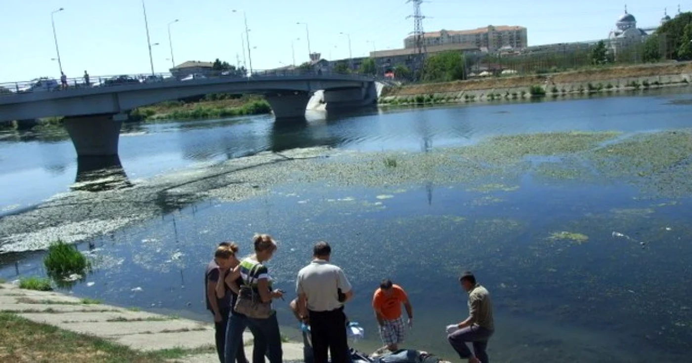 Cadavrul unui bărbat a fost găsit în Criş