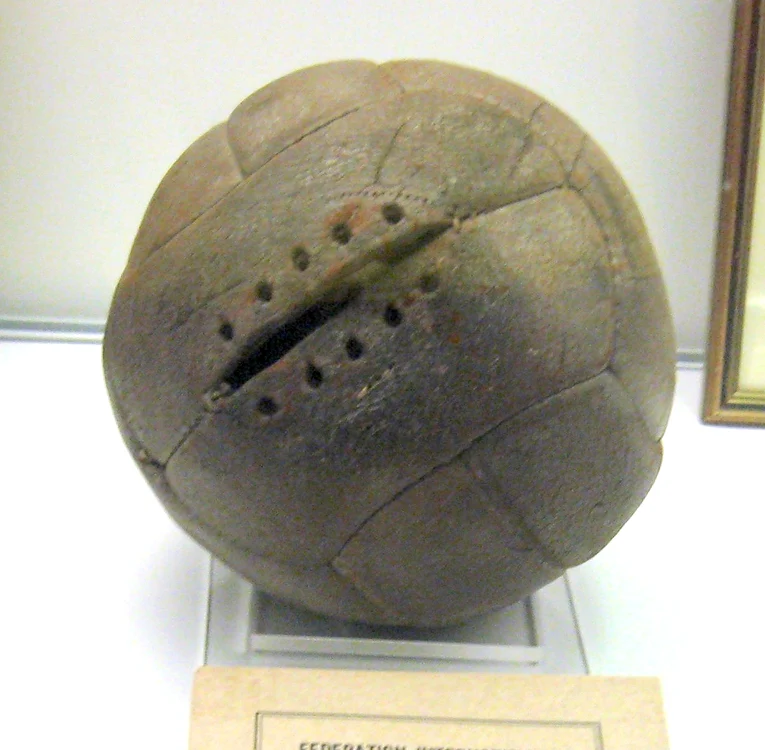 Mingea folosită la CM 1930 a fost din piele (Foto: FIFA)