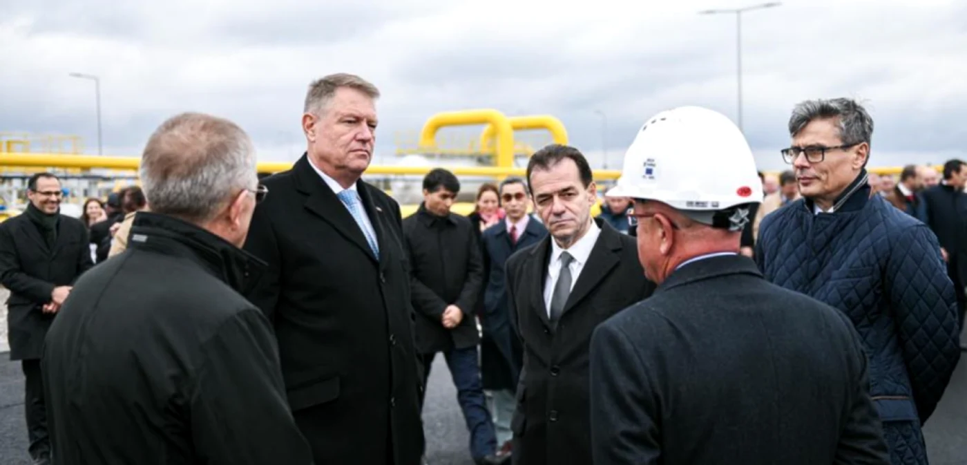 Preşedintele României Klaus Iohannis, premierul Victor Orban, ministrul Economiei Virgil Popescu şi directorul Transgaz Ioan Sterian, la inaugurarea staţiei de comprimare de gaze naturale Podişor, judeţul Giurgiu, joi, 31 octombrie