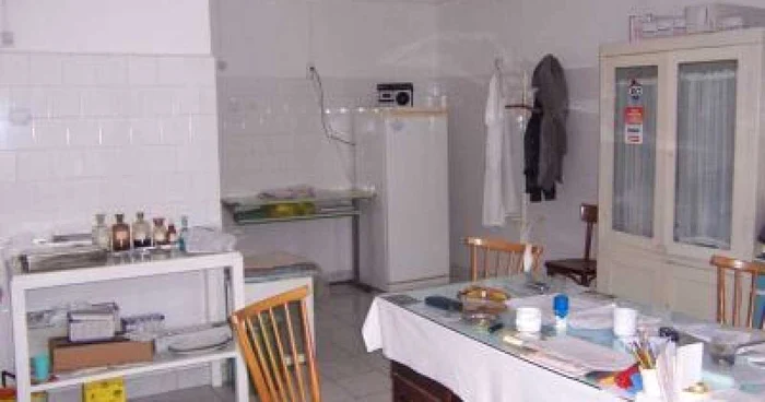 Cabinetele şcolare medicale din Târgu Mureş nu au autorizaţii de funcţionare