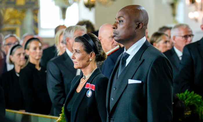 Șamanul Durek Verrett și Prințesa Martha Louise la funeraliile Regelui Harald   profimedia 1132766008 jpg