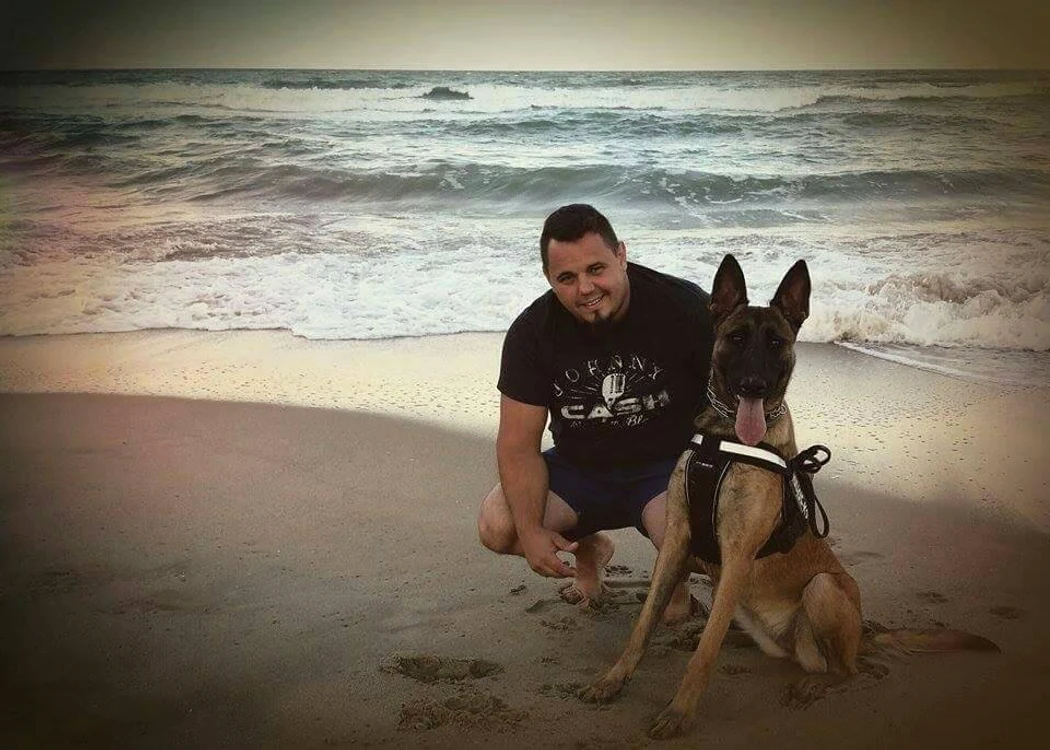 Ovidiu Anton este crescător de câini și are grijă de peste 20 de patrupezi