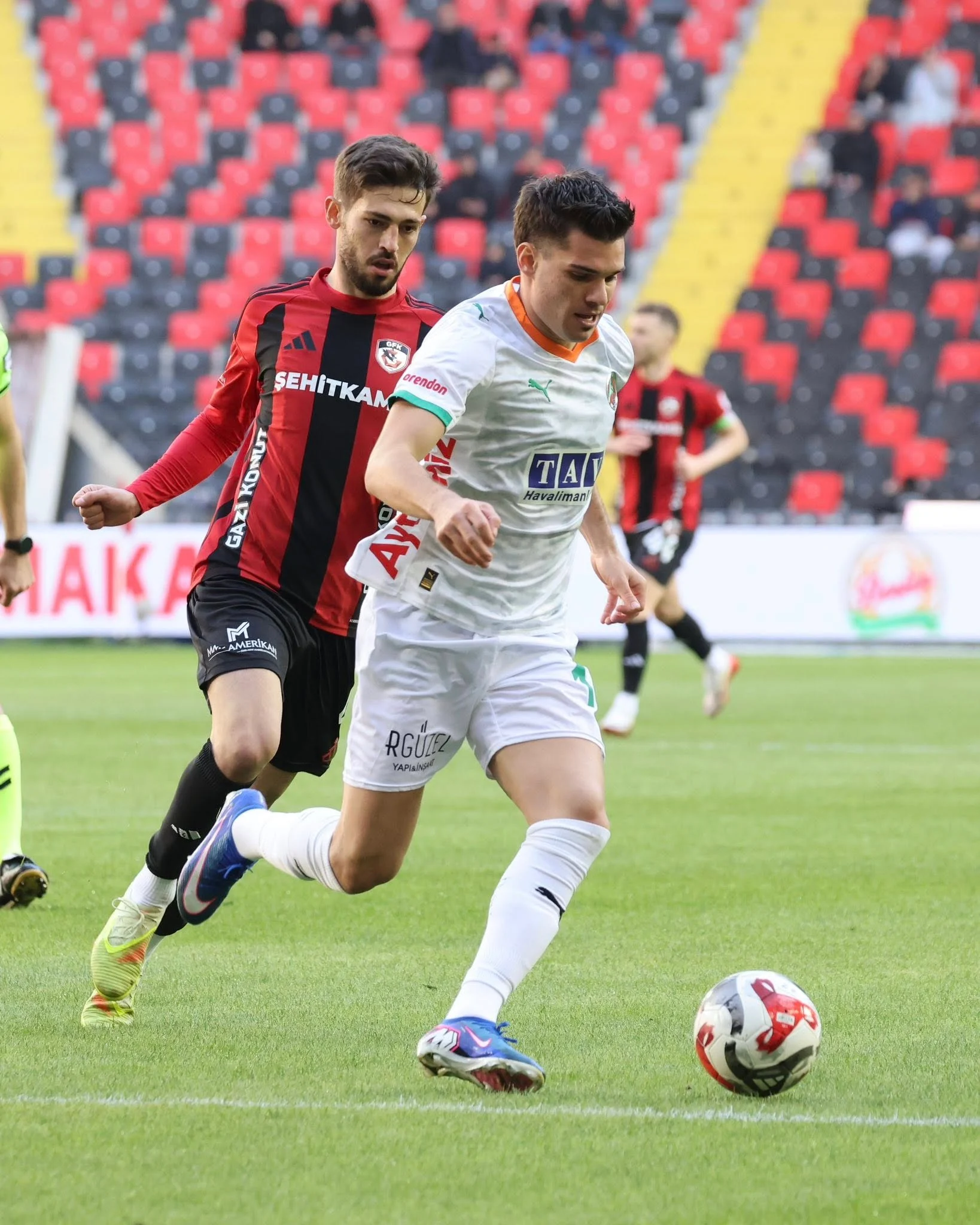 Ianis Hagi primește încă o lovitură pe pământ turcesc, după ratarea calificării la Mondiale