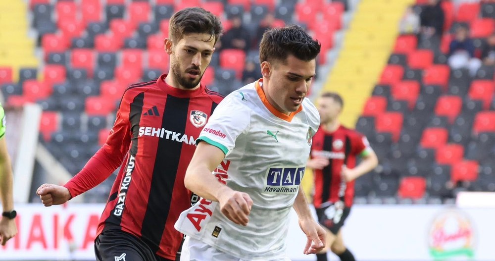 Ianis Hagi primește încă o lovitură pe pământ turcesc, după ratarea calificării la Mondiale