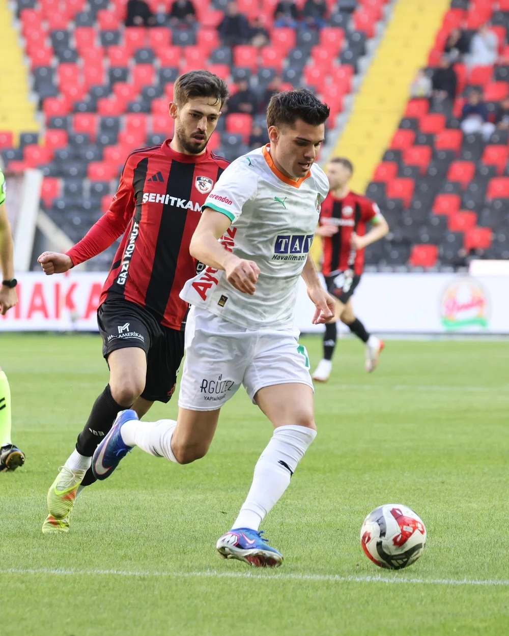 Ianis Hagi primește încă o lovitură pe pământ turcesc, după ratarea calificării la Mondiale