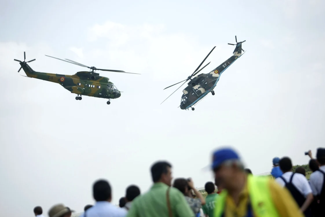 
    Show aviatic cu MIG-uri şi elicoptere la Aeroportul Militar Timişoara  