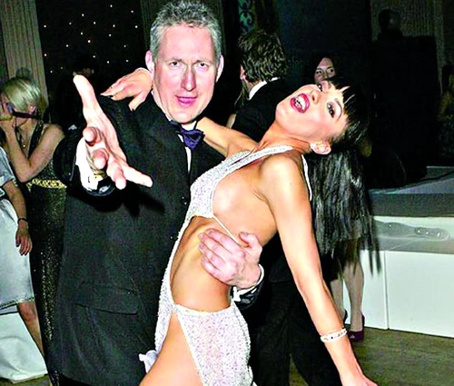 Românca i-a afectat imaginea lui Lembit prin ţinutele vestimentare sumare şi apariţiile ei prea sexy