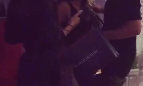 Mario a venit să și surprindă iubita jpeg