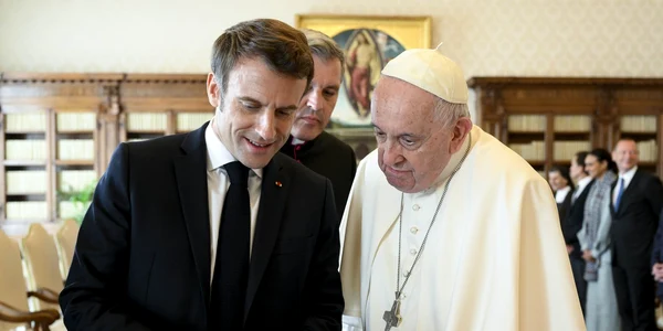 Emmanuel Macron, întâlnire cu Papa Francisc FOTO Profimedia 