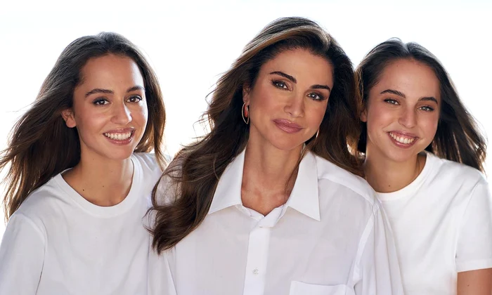 Regina Rania a Iordaniei si fiicele sale Iman si Salma jpg