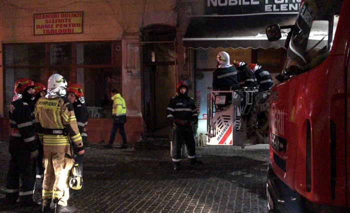 Cladire prabusita centrul capitalei FOTO ISU