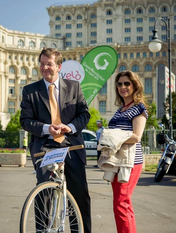 
    Matthis van Bonzel a publicat un mesaj de mulțumire pentru doctorii români care au operat-o pe soția sa.foto: Arhiva personală  