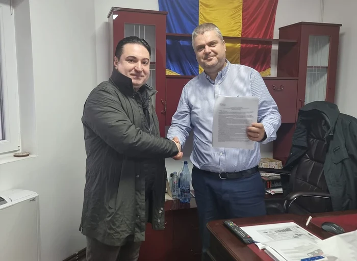 Primarul Radu Nicolae Georgescu, alături de unul dintre investitori SURSA Facebook RNG