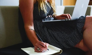 startupstockphotos entrepreneur 593357 jpg