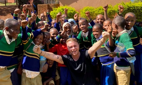 8 codin maticiuc a donat bani scoala africa 1 jpg jpeg