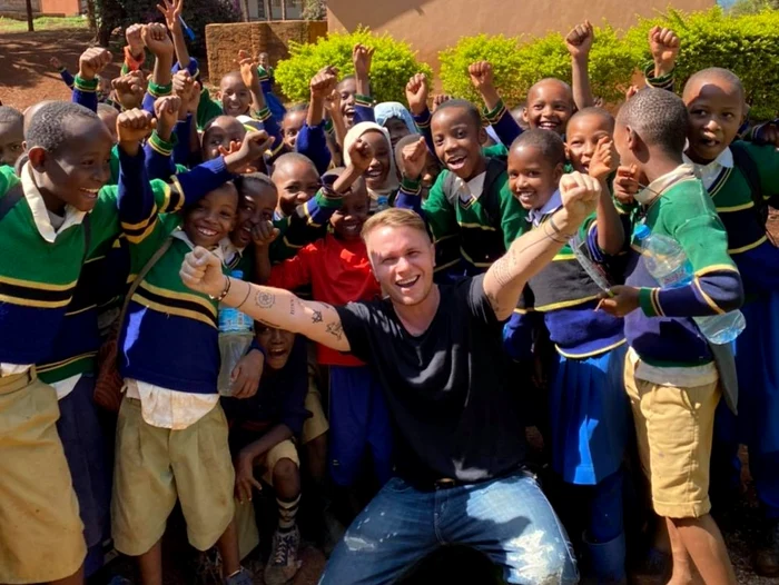 8 codin maticiuc a donat bani scoala africa 1 jpg jpeg