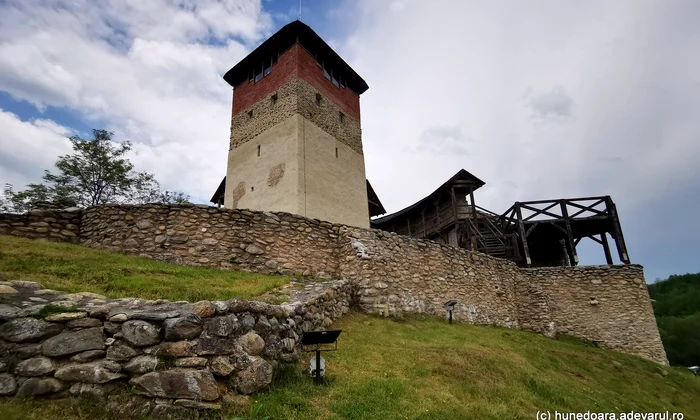 Cetatea medievală Mălăiești din Hunedoara  Foto Daniel guță (14) jpg
