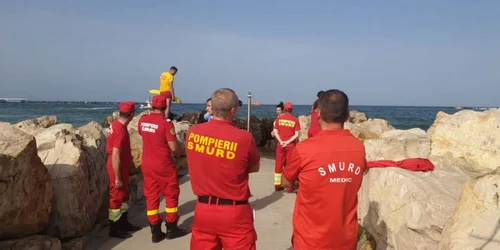 adolescent cautat in apa foto ipj