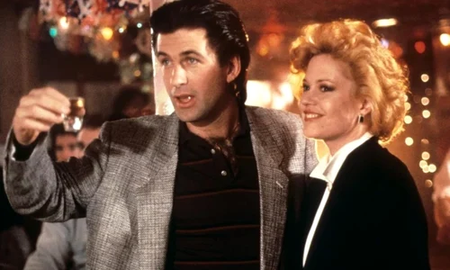 Scenă din filmul "O femeie face carieră" (1988) în care apar personajele Mick şi Tess jpeg