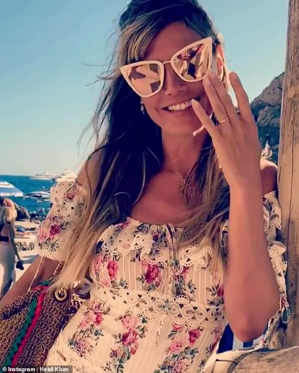 Heidi le-a arătat prietenilor virtuali verigheta pe care, cu puţin noroc, o va purta toată viaţa