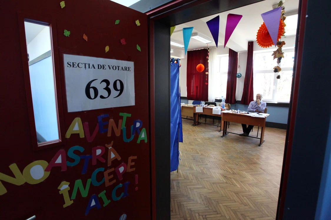 
    La referendumul pentru familie, au votat 20,96% din cei peste 18 milioane de români cu drept de vot  