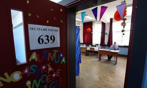 referendum familie 2018 prezenta la vot in tara si pe judete sala votare sectie de votare scoala gradinita urna de vot jpeg