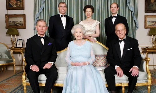 Regina Elisabeta cu copiii ei foto profimedia 0054013650 jpg