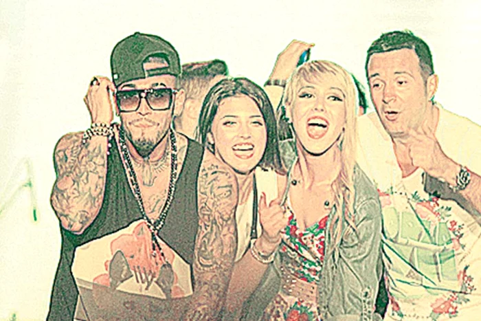 Ana a fost surprinsă, de fotoreporterii Click!, în vreme ce se îndrepta tristă spre un mall, pentru o sesiune de shopping (FOTO: BLITZ)