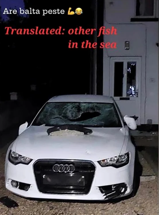 Mașina lui Alex a fost distrusă în timpul revoltelor FOTO: Facebook