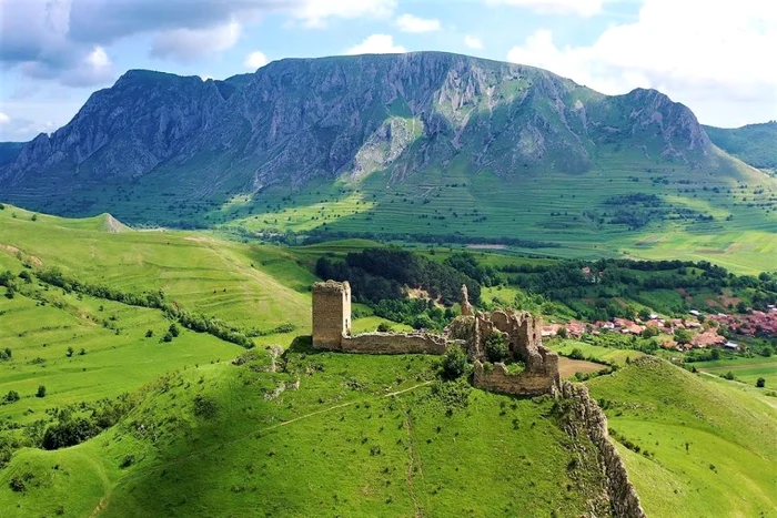 Cetatea de la Colțești FOTO Facebook/ Județul Alba