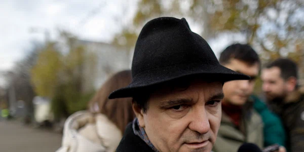 Primarul Capitalei, Nicușor Dan, și reprezentanți ai constructorului Astra Vagoane inaugurează noile tramvaie Imperio în prima zi în care au fost puse în circulație, în București. FOTO Inquam Photos / Octav Ganea