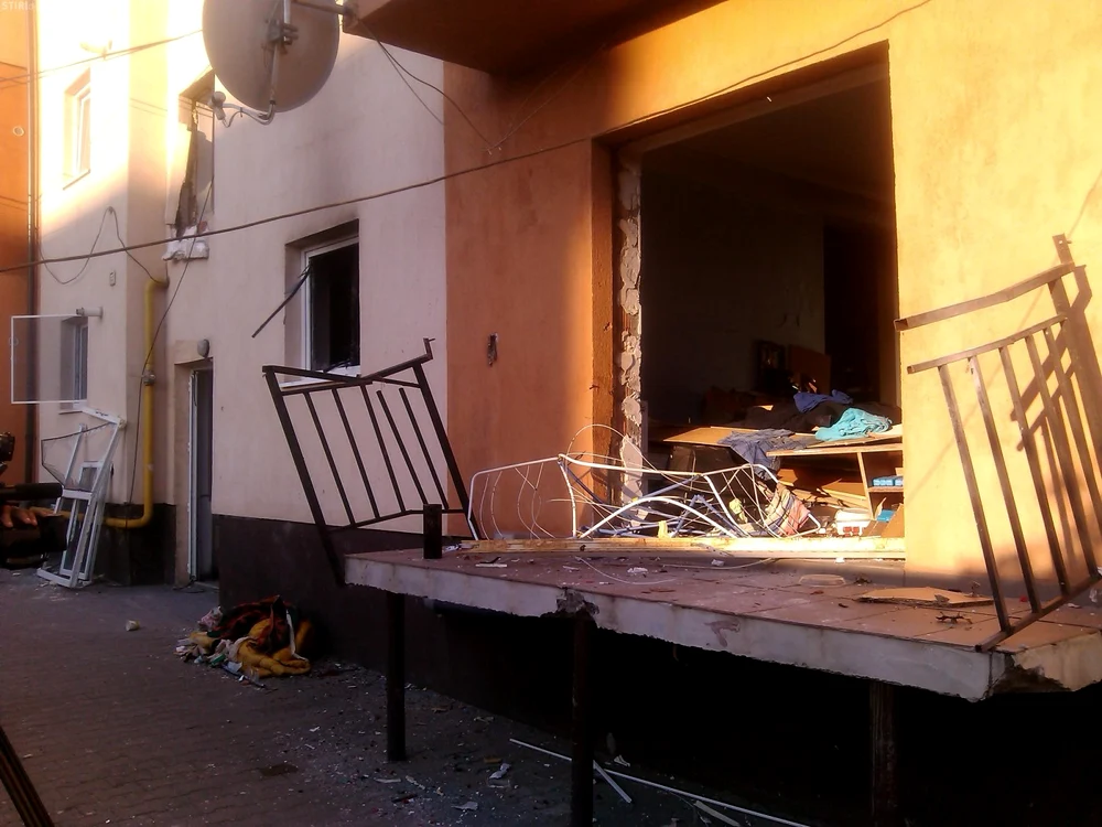 În urma exploziei, două apartamente au fost distruse complet, iar 14 au fost avariate. FOTO: stiridecluj.ro