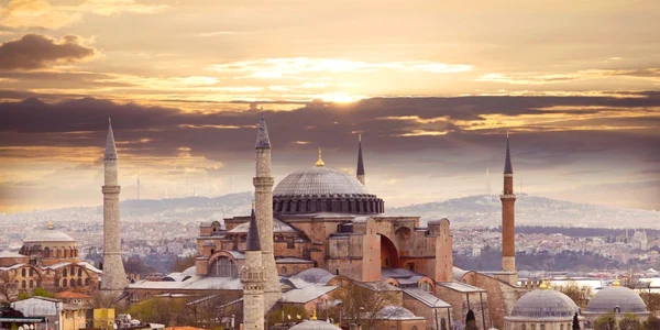 hagia sofia catedrala sophia istanbul turcia foto shutterstock