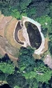 „Amfiteatrul roman” fals construit de escrocul italian (© Google Maps)