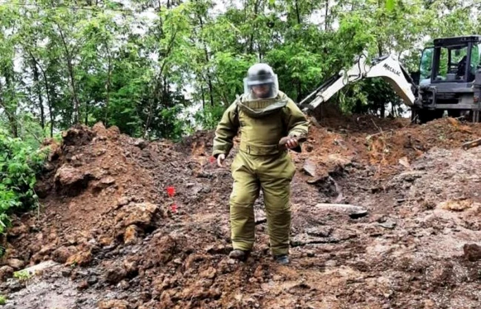 Pirotehniştii au ridicat bombele FOTO botosaneanul.ro