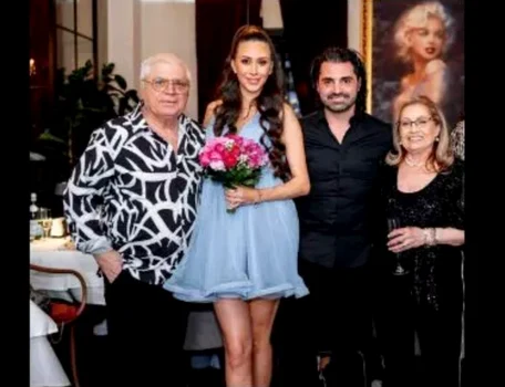 Pepe și Yasmine, alături de părinții artistului la cununie / Sursa: Instagram 