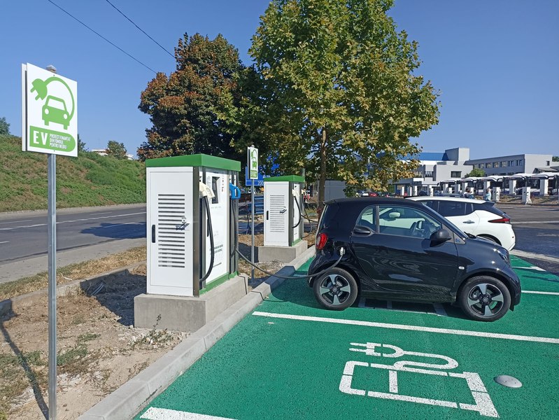 Creșterea pieței globale a vehiculelor electrice va încetini în 2024 