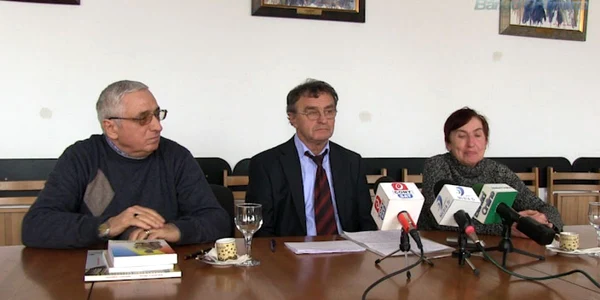 Josef Herlo (mijloc) este preşedintele asociaţiei FOTO