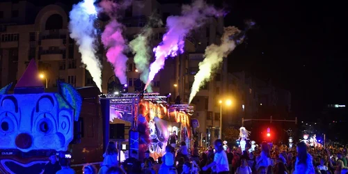 Puppets Occupy Street jpg